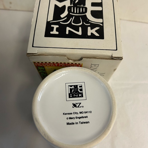 Vintage 1990's MARY ENGELBREIT unused Christmas mug in original box Merrily Sled - Picture 7 of 12